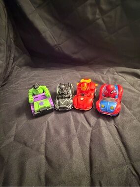 Marvel Pull Back Cars Lot of 4 Spider-Man Iron Man Hulk Black Panther